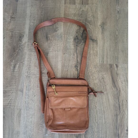 Fossil Leather Brown Traveler Organizer Crossbody Purse  8 X 9 - Picture 1 of 11
